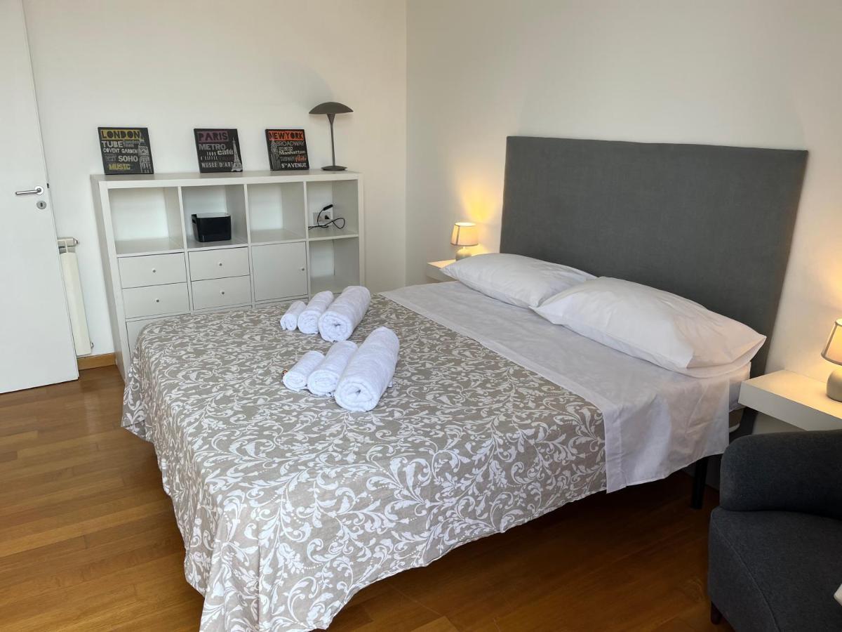 Politeama Suite In The Heart Of The City Palermo Exterior photo
